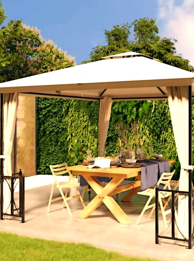 foisor in gradina cu flori